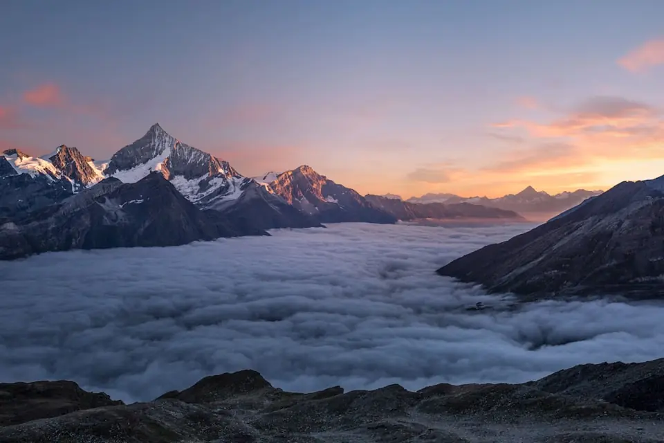 Montañas al amanecer — stock a la vista, trazabilidad comercial Digitalizatodo Chile